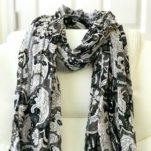 Old Navy Black and White Floral Print Scarf